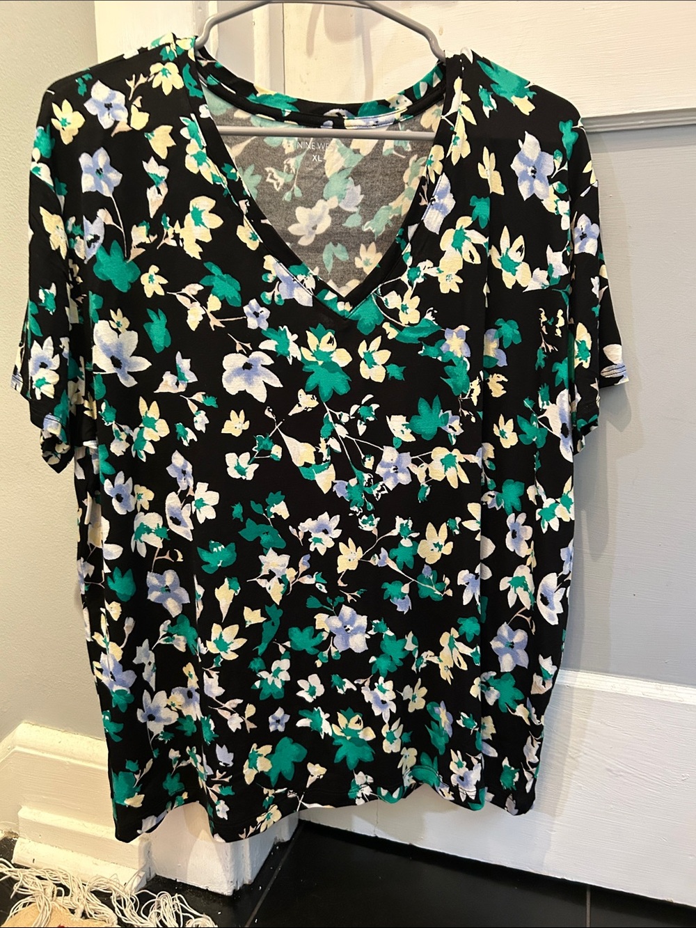 Nine West Black V-Neck Short Sleeve Top with Green & White Floral Print